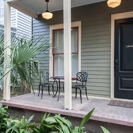 Intimate Library Studio - Minutes To Forsyth Park Savannah Exterior photo