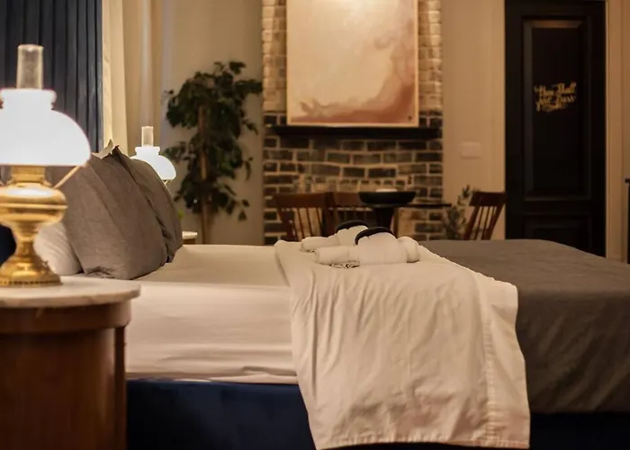 Intimate Library Studio - Minutes To Forsyth Park