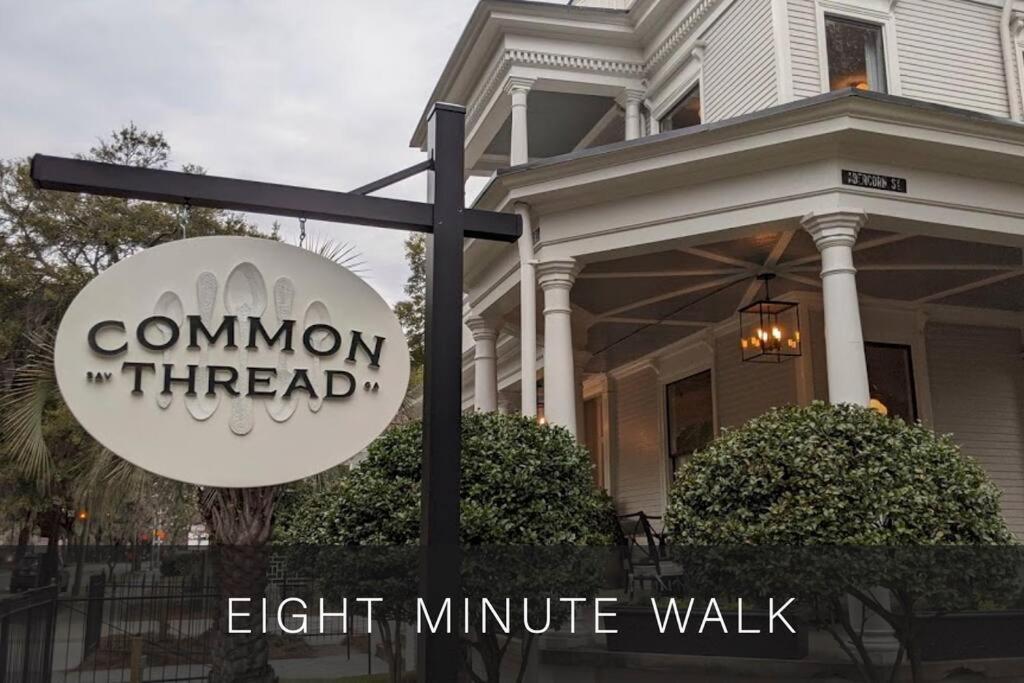 Intimate Library - Minutes To Forsyth Park Holiday home Savannah